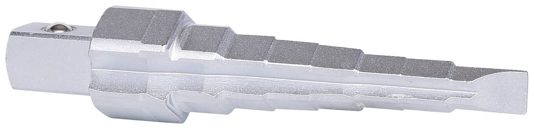 Ein silberner Kegelspalter mit mehreren Stufen, aus glänzendem Metall. Er wird typischerweise zum Spalten von Holz verwendet.