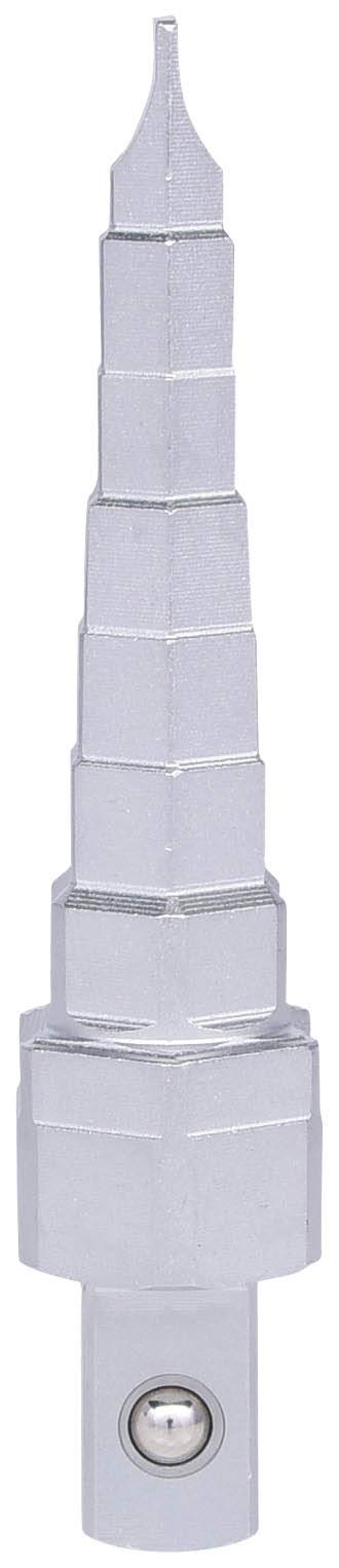 Ein silbernes Stufenbohrwerkzeug mit mehreren abgestuften Abschnitten, das für präzises Bohren in unterschiedlichen Durchmessern verwendet wird.