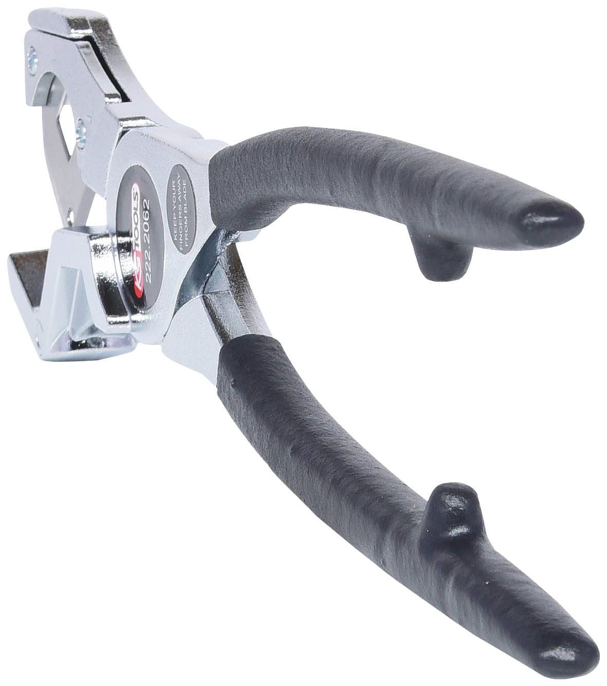 Eine silberne Metallzange mit schwarzen Griffen, die für Arbeiten an Fahrzeugen oder Motorrädern verwendet wird.