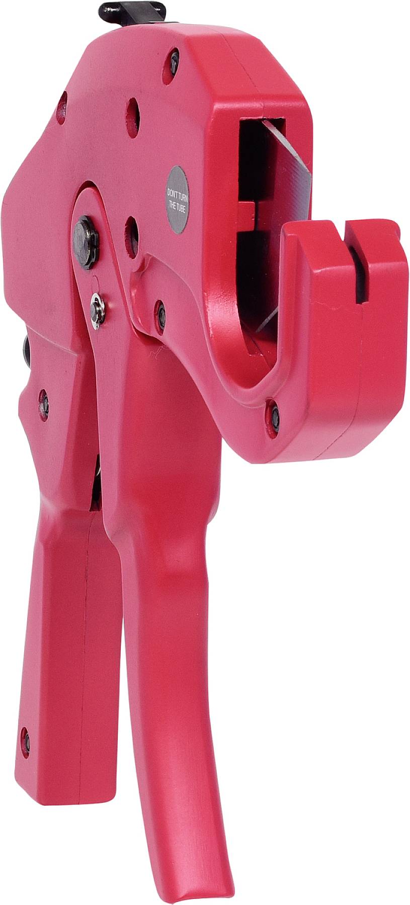 Rotes Werkzeug mit Griff und Schlitz an der Vorderseite, möglicherweise für handwerkliche oder gewerbliche Zwecke bestimmt.