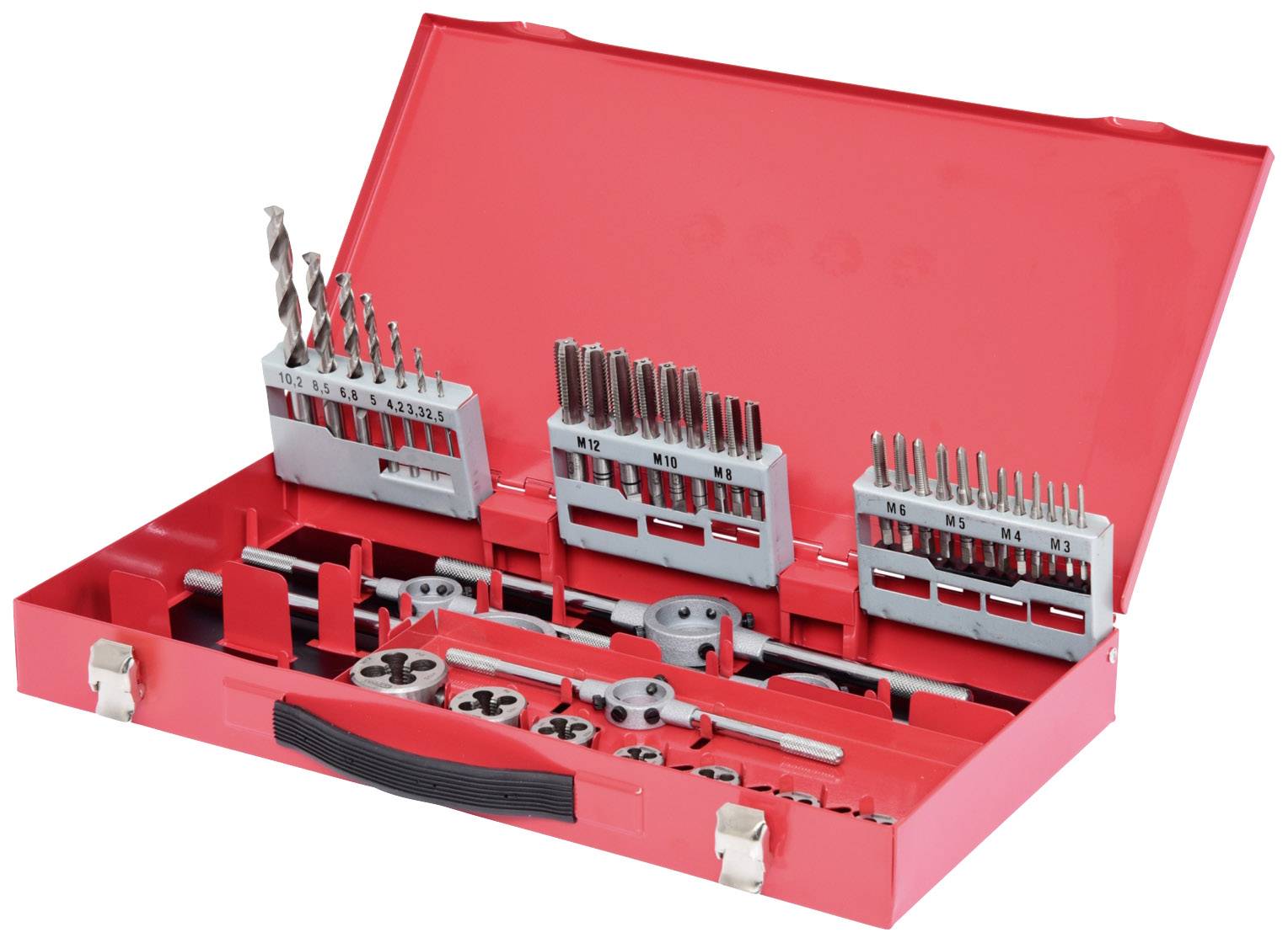 Roter Metallkasten mit verschiedenen Metallgewindebohrern und Schneideisen, ordentlich in Reihen angeordnet.