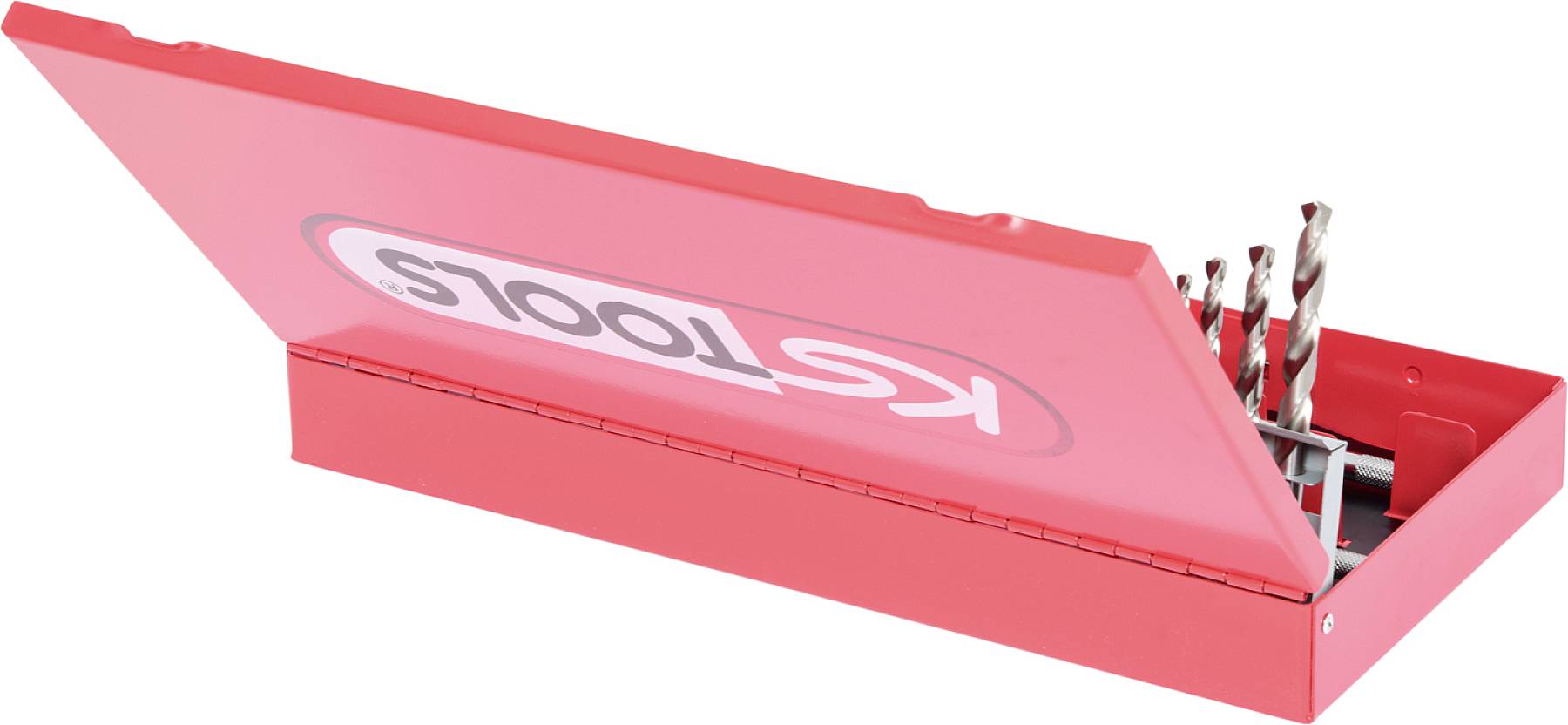Eine offene rote Werkzeugbox mit mehreren Spiralbohrern in verschiedenen Größen, auf einem weißen Hintergrund.
