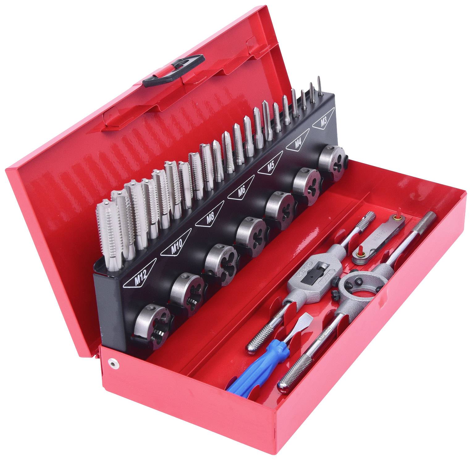 Roter Werkzeugkasten mit Gewindebohrern, Schneideisen und Handwerkzeugen. Enthält verschiedene Größen und Formen, ordentlich angeordnet.
