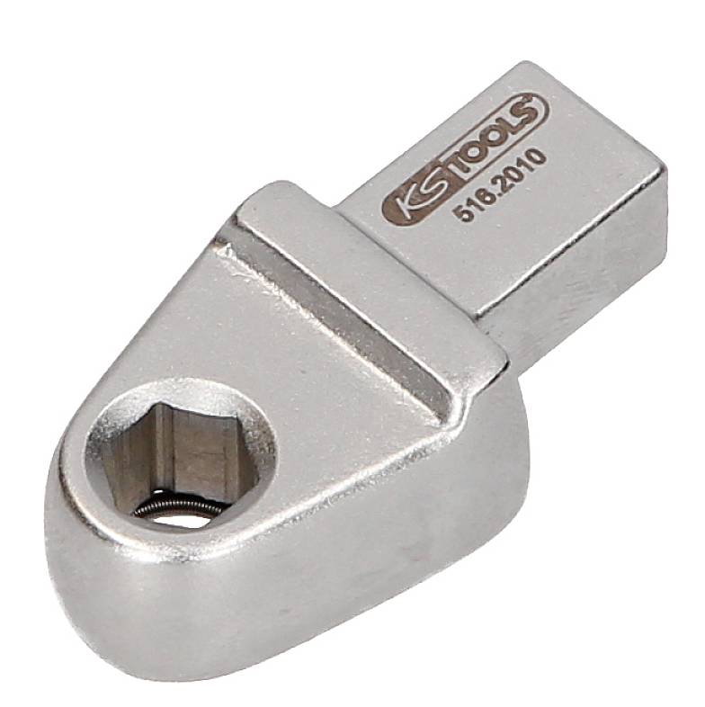 Ein silberfarbener Adapter mit sechskantigem Anschluss oben und rundem Anschluss unten. Markenname und Modellnummer sind eingraviert.