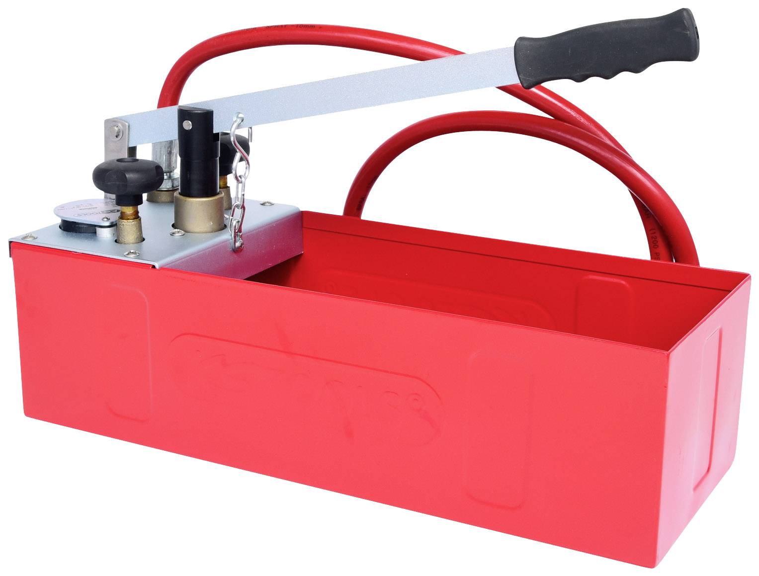 Rote manuelle Druckprüfpumpe mit Metallhebel und Schlauch, verwendet zur Überprüfung von Rohrleitungs- und Systemdichtheit.