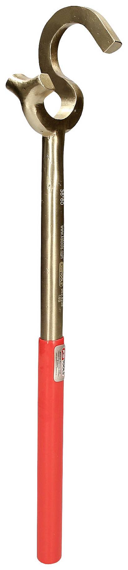 Ein goldener Rohrschlüssel mit einem roten Griff, der eine gebogene, hakenförmige Spitze und eine ringförmige Struktur aufweist.