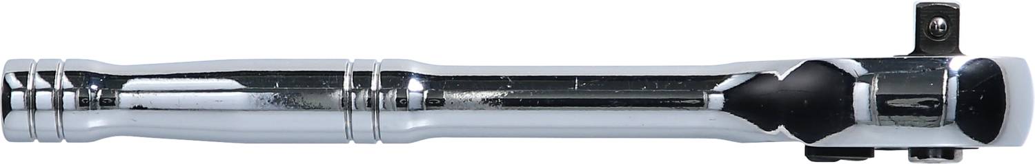 Metallschraubenschlüssel, glänzend, mit abgerundetem Griff und quadratischer Öffnung oben, geeignet für mechanische Zwecke.