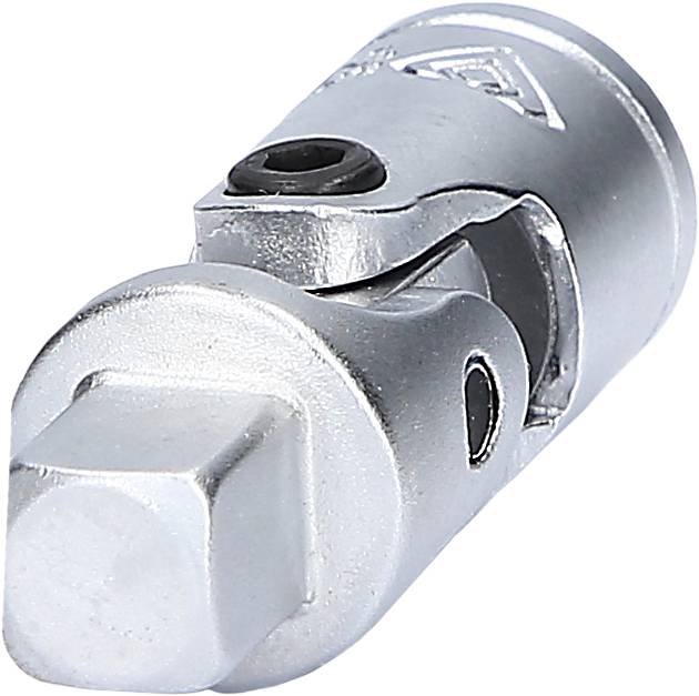 Metallisches Universal-Gelenk mit quadratischer Aufnahme, zur Verbindung von Werkzeugteilen, ermöglicht flexiblen Einsatz in engen Räumen.