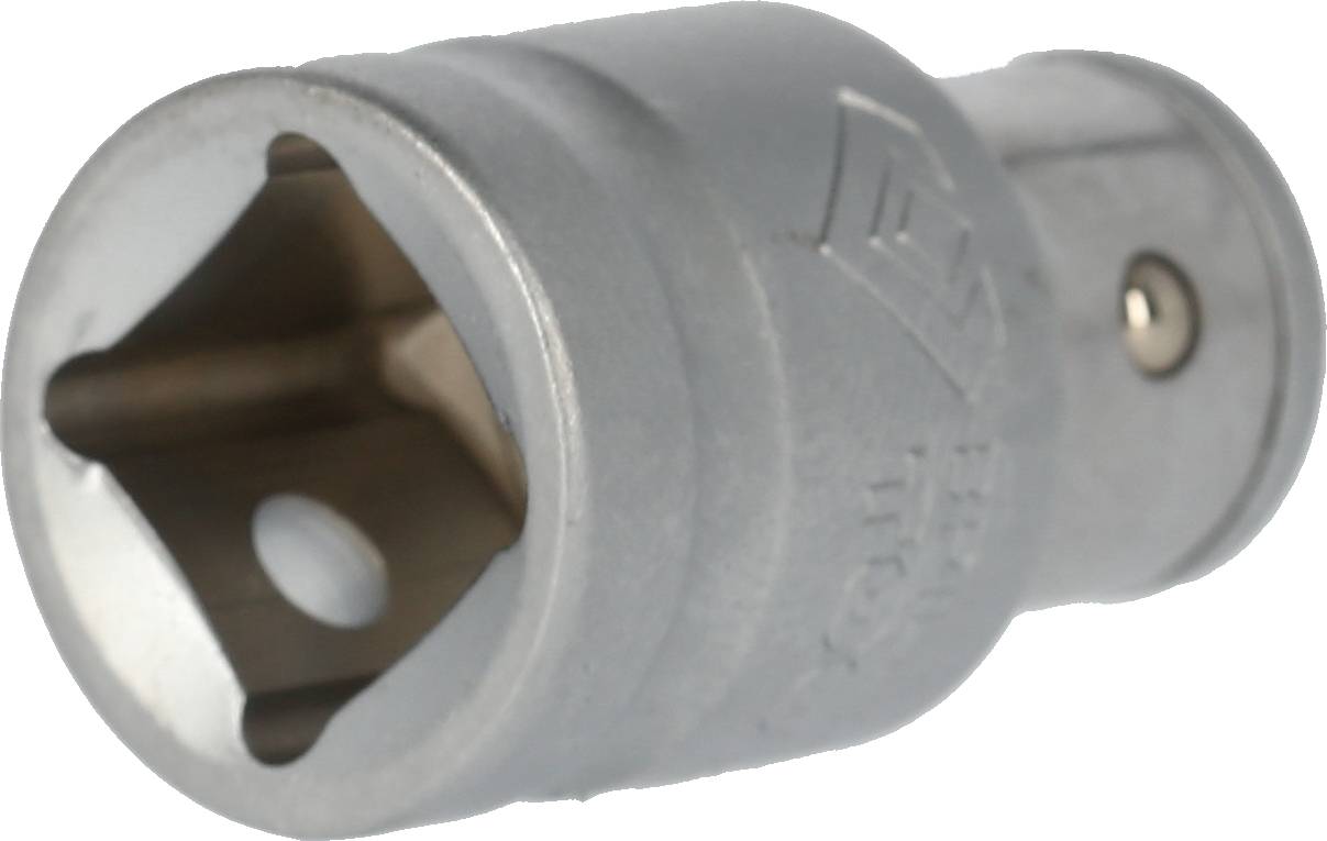 Eine silberne Steckschlüsselaufnahme mit quadratischer Öffnung und runder Basis, geeignet zum Befestigen an einem Werkzeuggriff.