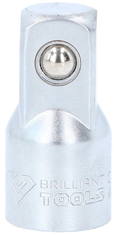 Ein glänzender Metalladapter mit Kugelgelenk, markiert mit 'Brilliant TOOLS'. Verwendet zum Verbinden von Werkzeugen.