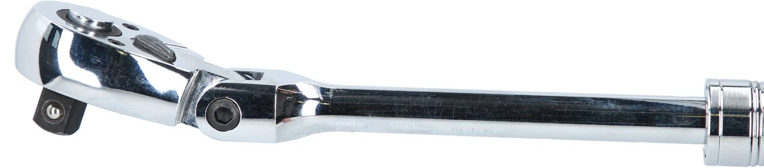 Ein glänzender Ratschen-Schraubenschlüssel mit einem verstellbaren Kopf. Werkzeug zur Befestigung von Muttern oder Schrauben.