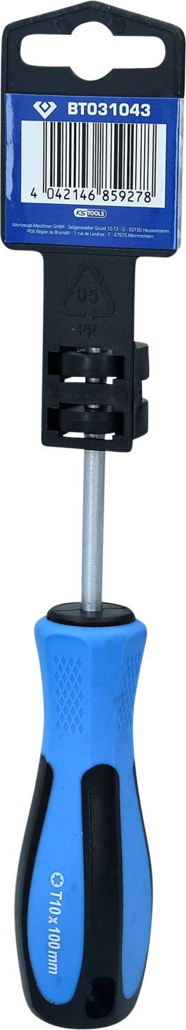 Ein blauer Schraubendreher mit schwarzem Griff und einem Etikett mit Barcode und der Aufschrift 'BT031043'.