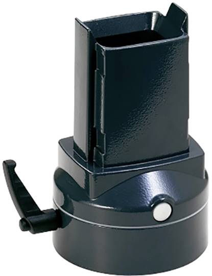 Ein schwarzer Metalladapter mit einem Hebel an der Seite. Er hat eine quadratische Öffnung oben und ist zylindrisch unten.