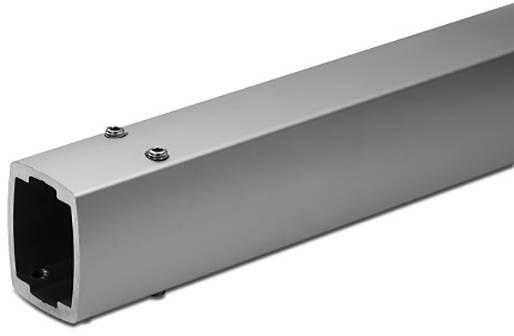 Metallisches quadratisches Rohr, hohl mit zwei sichtbaren Schrauben auf der Oberseite.