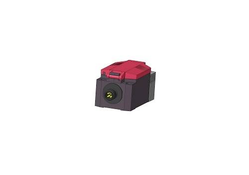 Ein roter Kasten mit schwarzer Front, möglicherweise ein elektrisches Gerät oder Teil einer technischen Ausrüstung.