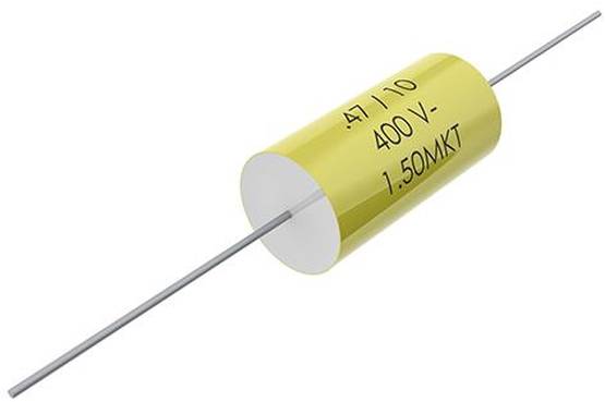 Ein zylindrischer gelber Kondensator mit der Aufschrift „400 V, 7,50 MK