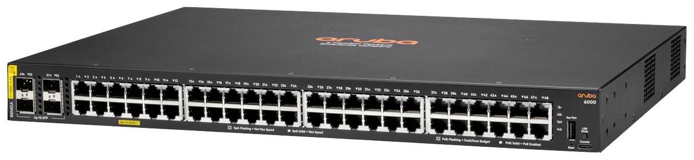 Schwarzer Netzwerk-Switch mit 48 Ethernet-Ports und zusätzlichem gelben Etikett auf der Vorderseite. Oben steht in orange 'Aruba'.