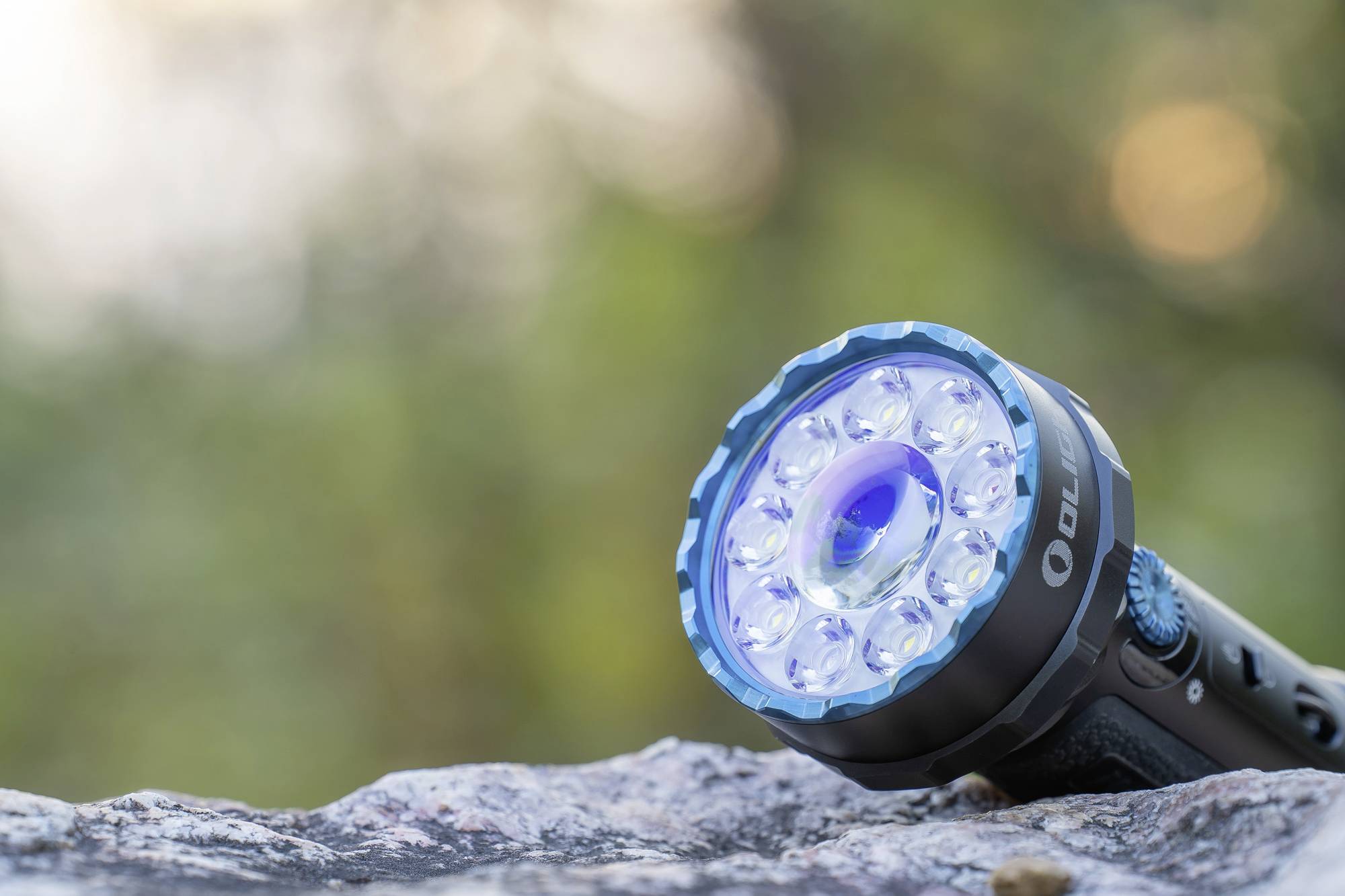 OLight Marauder Mini black LED Taschenlampe Große Reichweite akkubetrieben 7000lm 462g