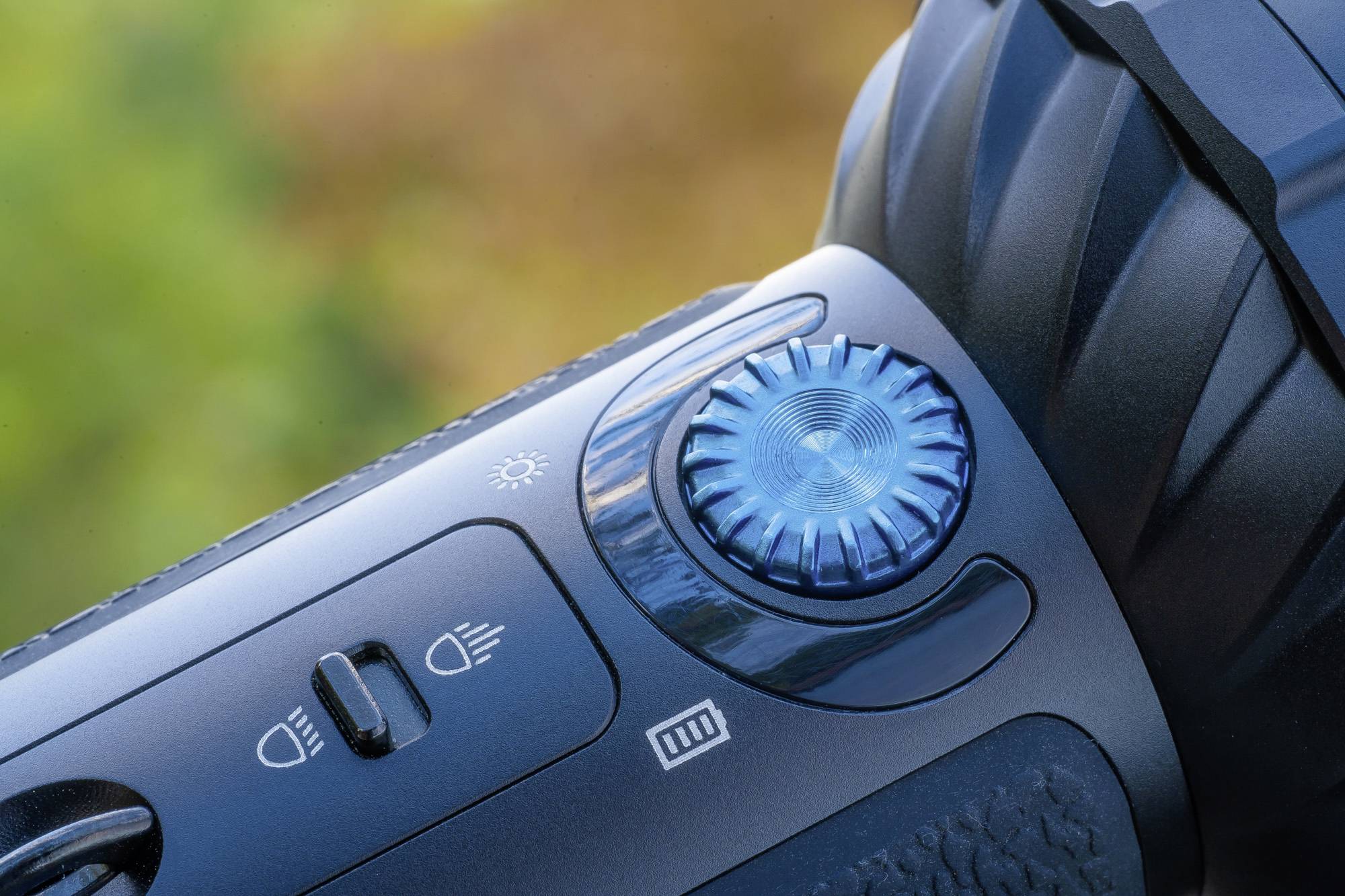 OLight Marauder Mini black LED Taschenlampe Große Reichweite akkubetrieben 7000lm 462g