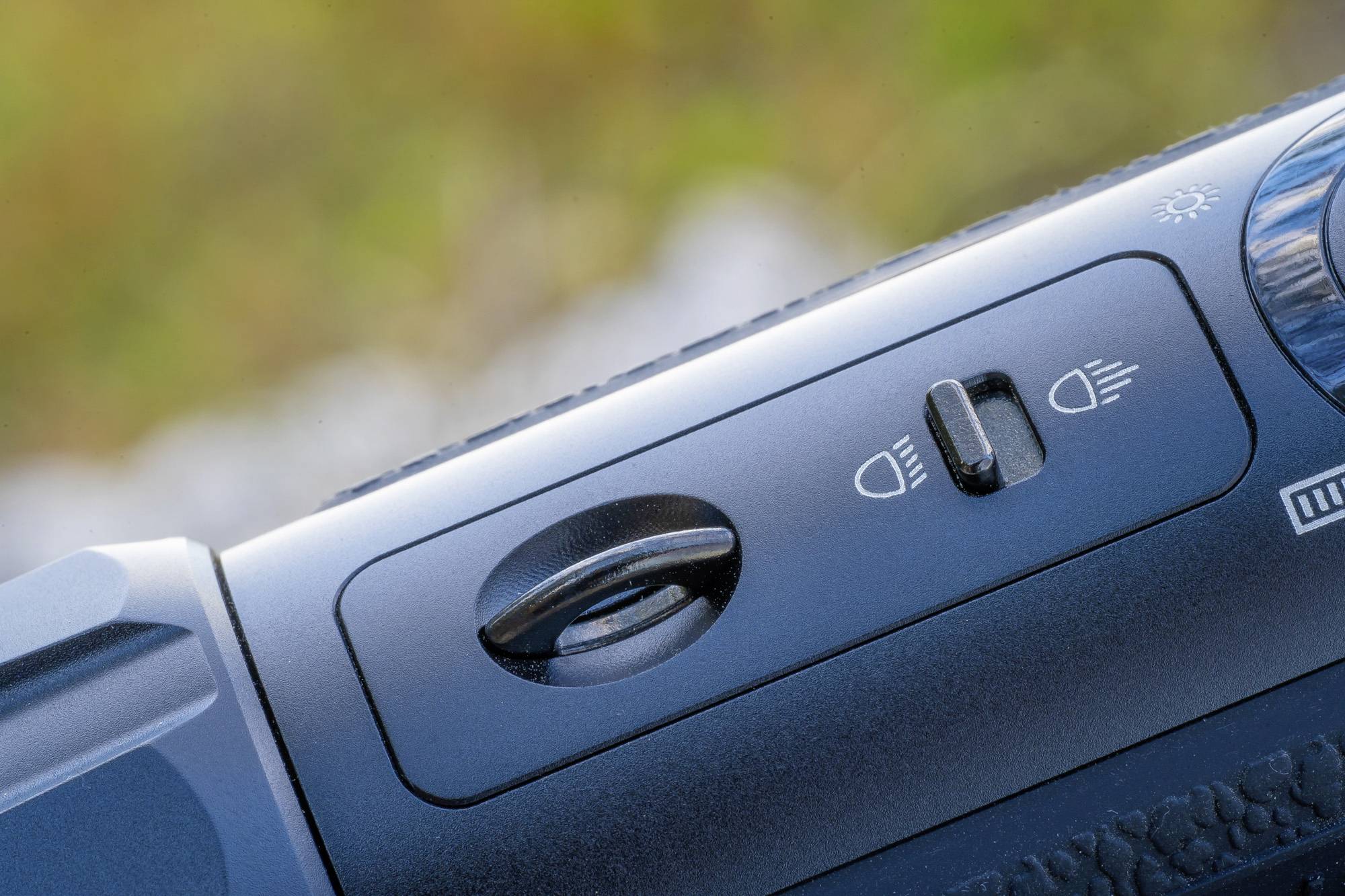 OLight Marauder Mini black LED Taschenlampe Große Reichweite akkubetrieben 7000lm 462g