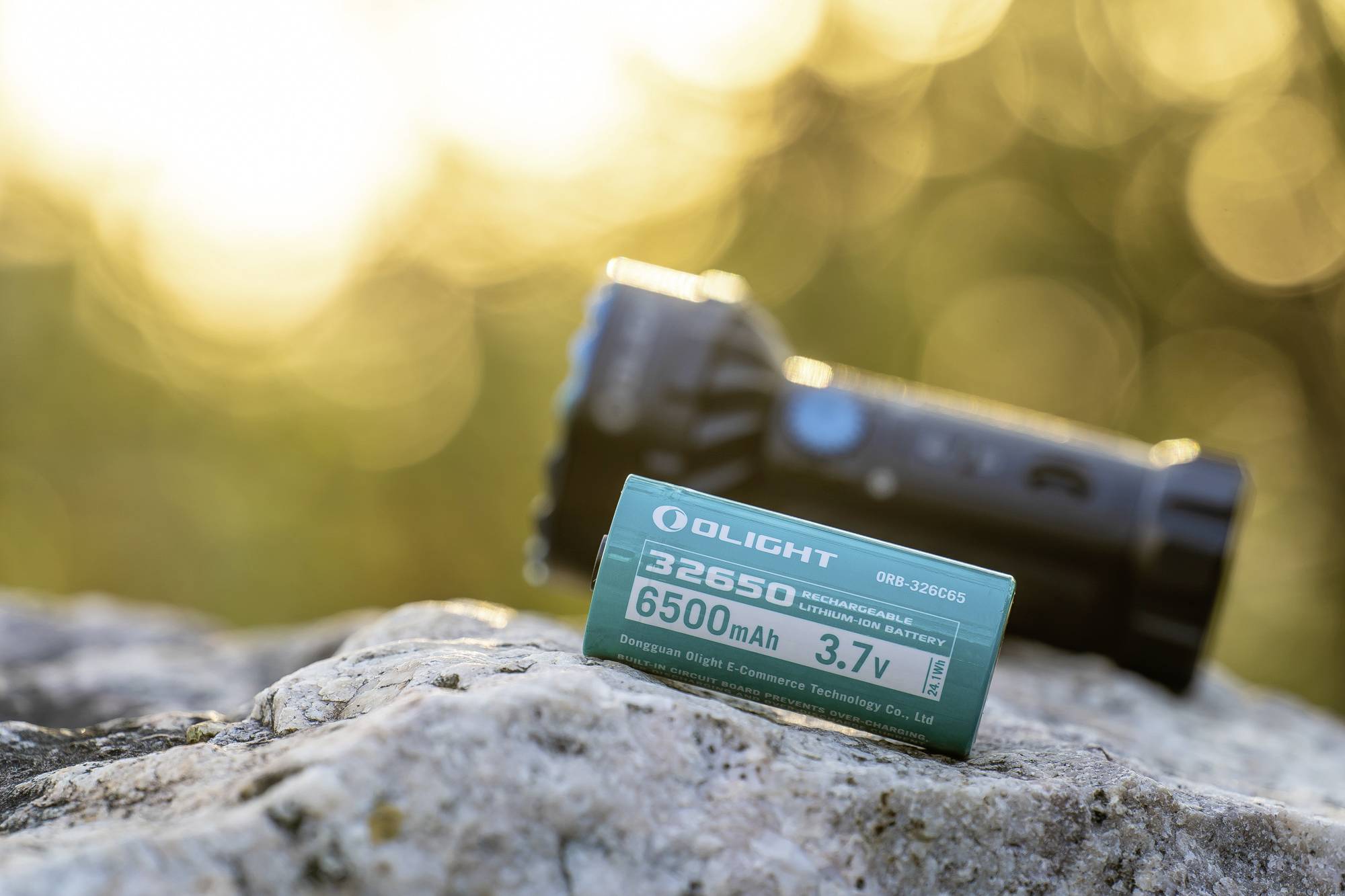 OLight Marauder Mini black LED Taschenlampe Große Reichweite akkubetrieben 7000lm 462g