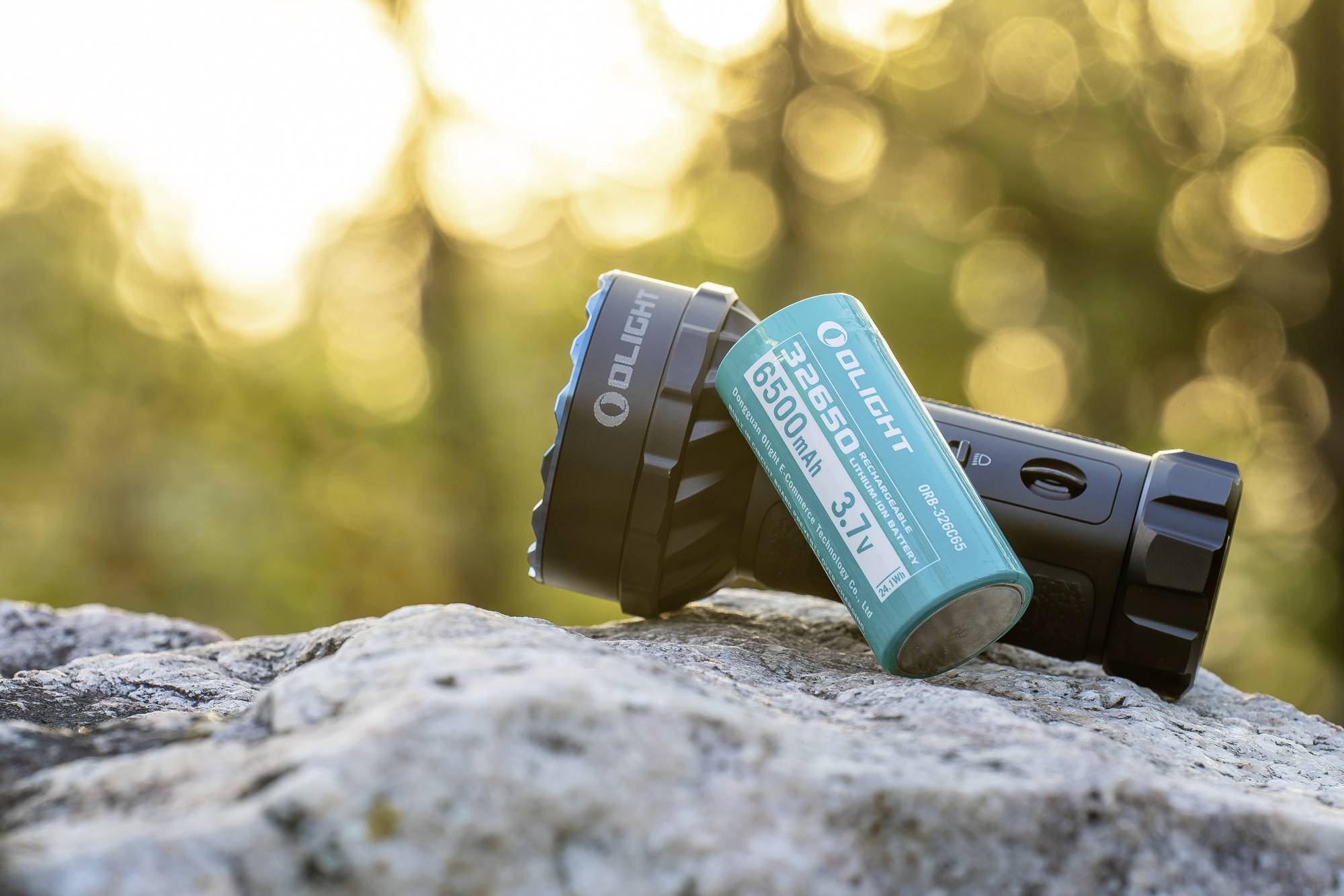 OLight Marauder Mini black LED Taschenlampe Große Reichweite akkubetrieben 7000lm 462g