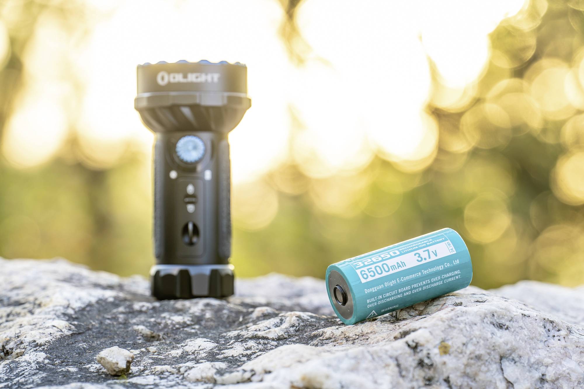 OLight Marauder Mini black LED Taschenlampe Große Reichweite akkubetrieben 7000lm 462g