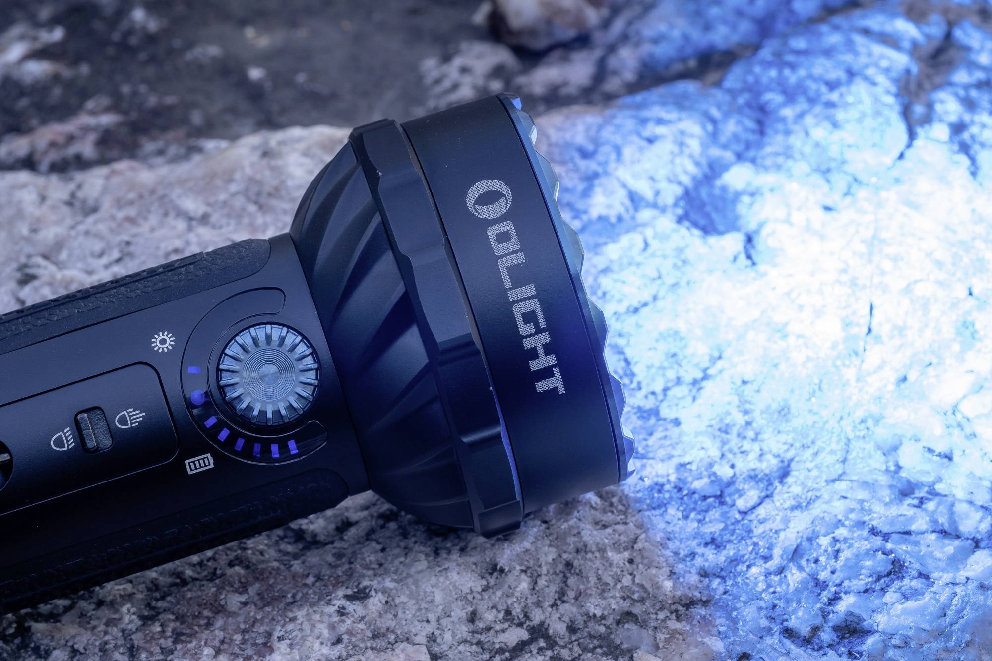 OLight Marauder Mini black LED Taschenlampe Große Reichweite akkubetrieben 7000lm 462g