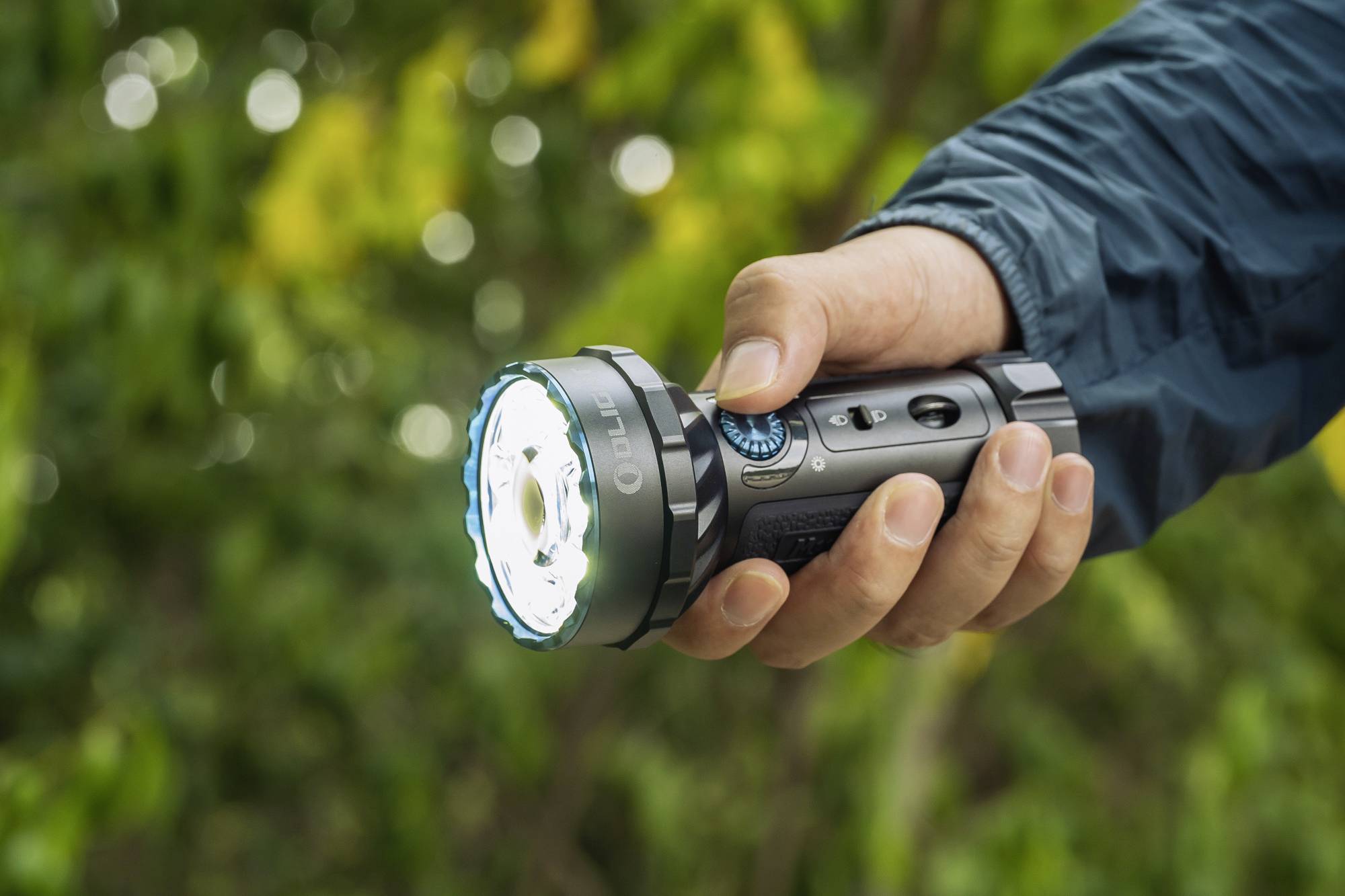 OLight Marauder Mini black LED Taschenlampe Große Reichweite akkubetrieben 7000lm 462g