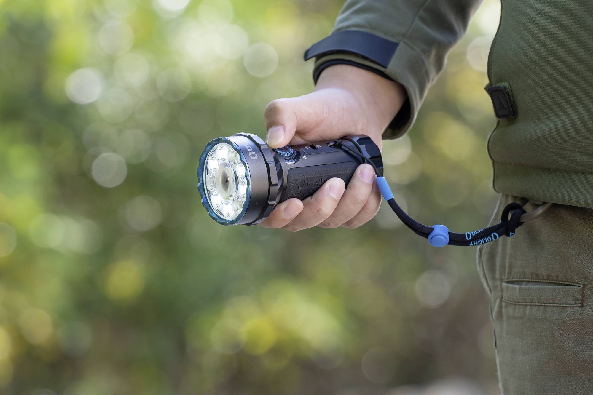 OLight Marauder Mini black LED Taschenlampe Große Reichweite akkubetrieben 7000lm 462g