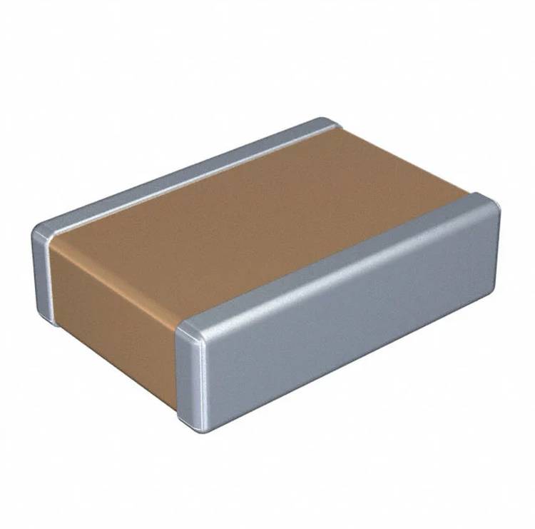 Ein weißes GaN-Ladegerät mit der Aufschrift „100W GaN Ultra