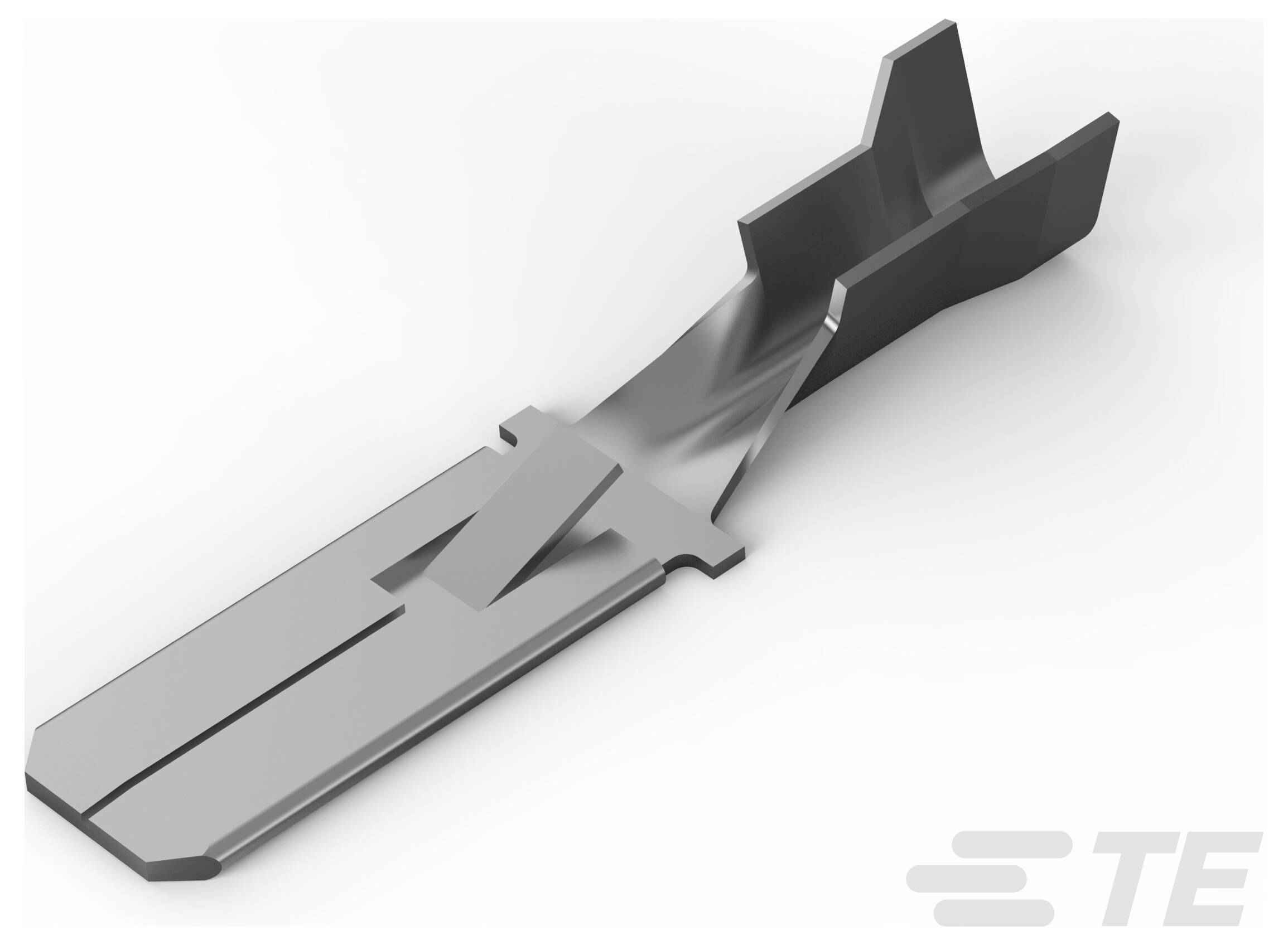 Ein metallisches Stromverbindungsterminal mit eckigem, gepresstem Design für sichere Drahtverbindungen, das das TE-Logo zeigt.