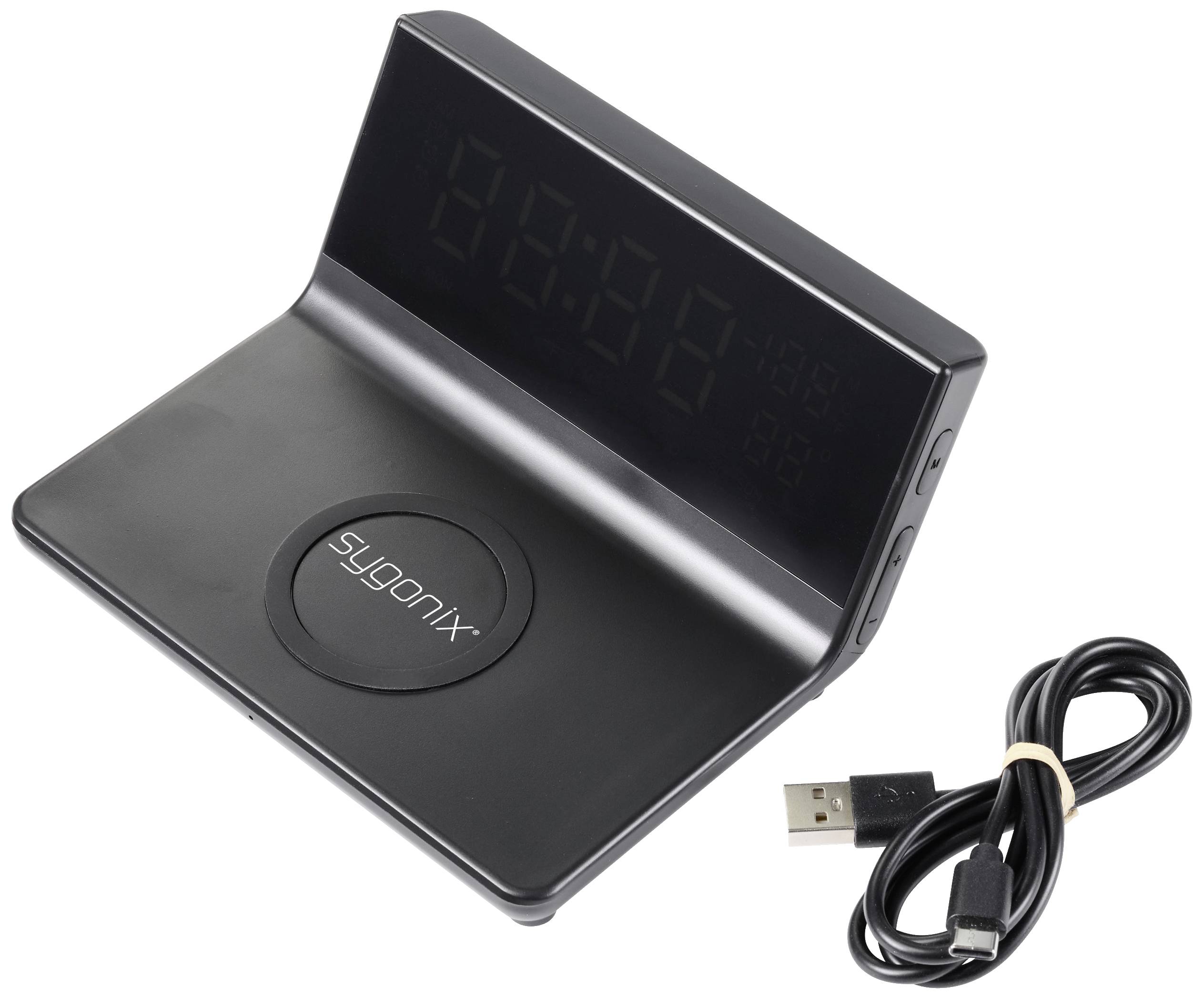Schwarzes elektronisches Gerät mit digitalem Display und USB-Kabel. Gerät zeigt Uhrzeit und hat eine kabellose Ladefunktion.
