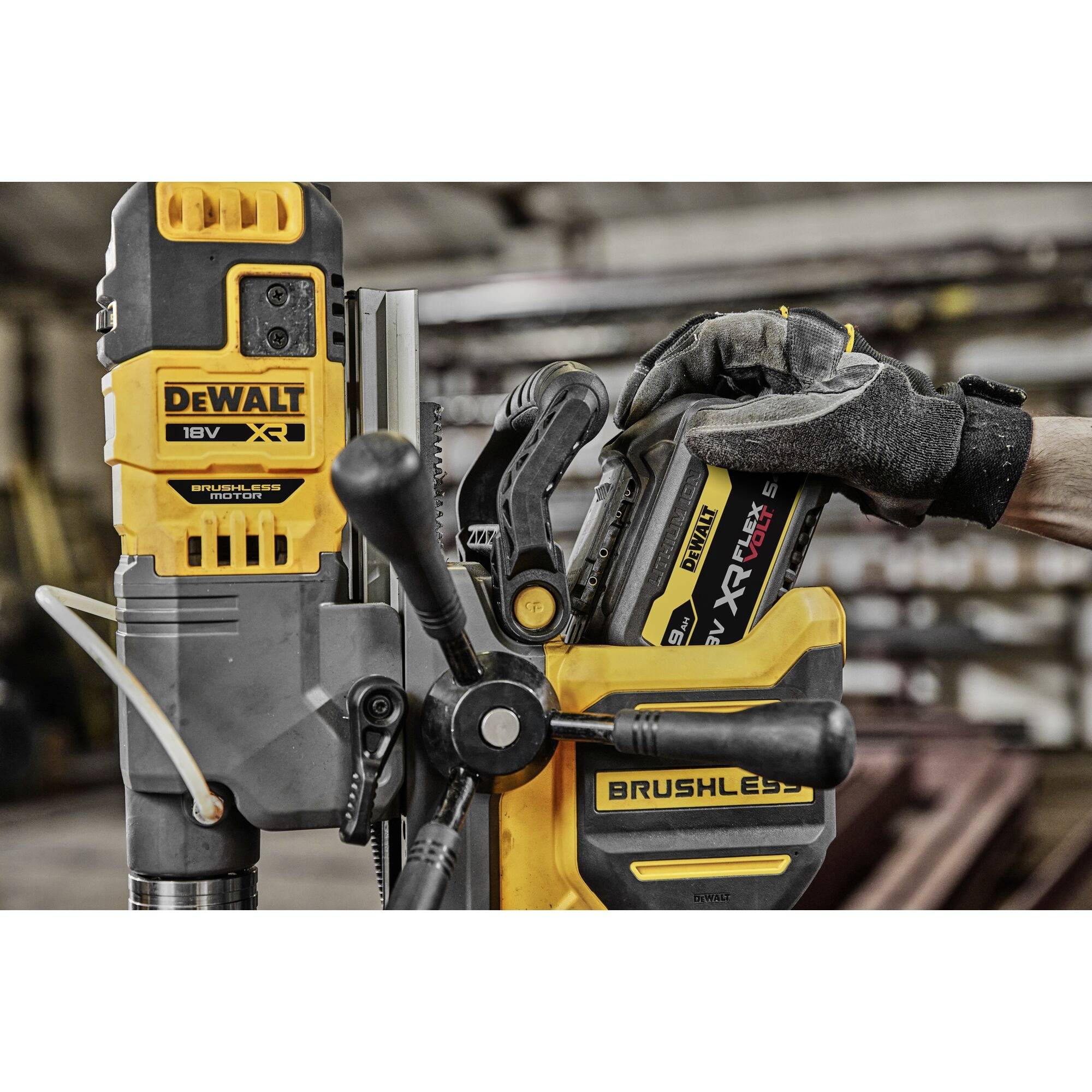 DEWALT DCD1623N-XJ 2-Gang-Magnetbohrmaschine ohne Akku, ohne Ladegerät, inkl. Koffer