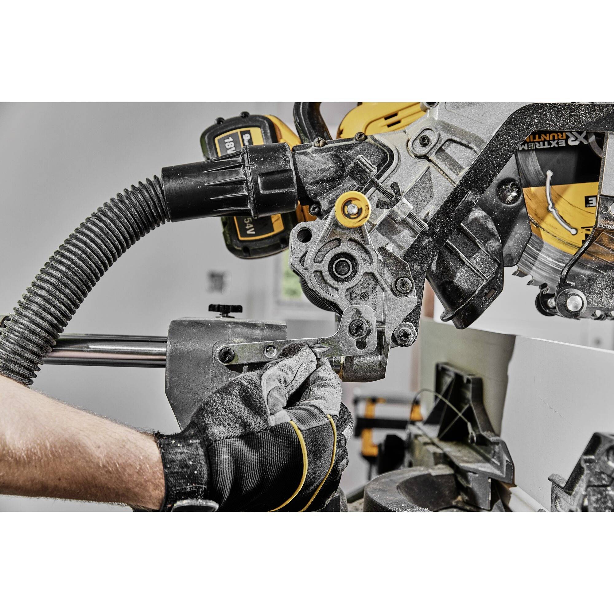 DEWALT Akku-Paneelsäge bürstenlos, ohne Akku 305mm 30mm