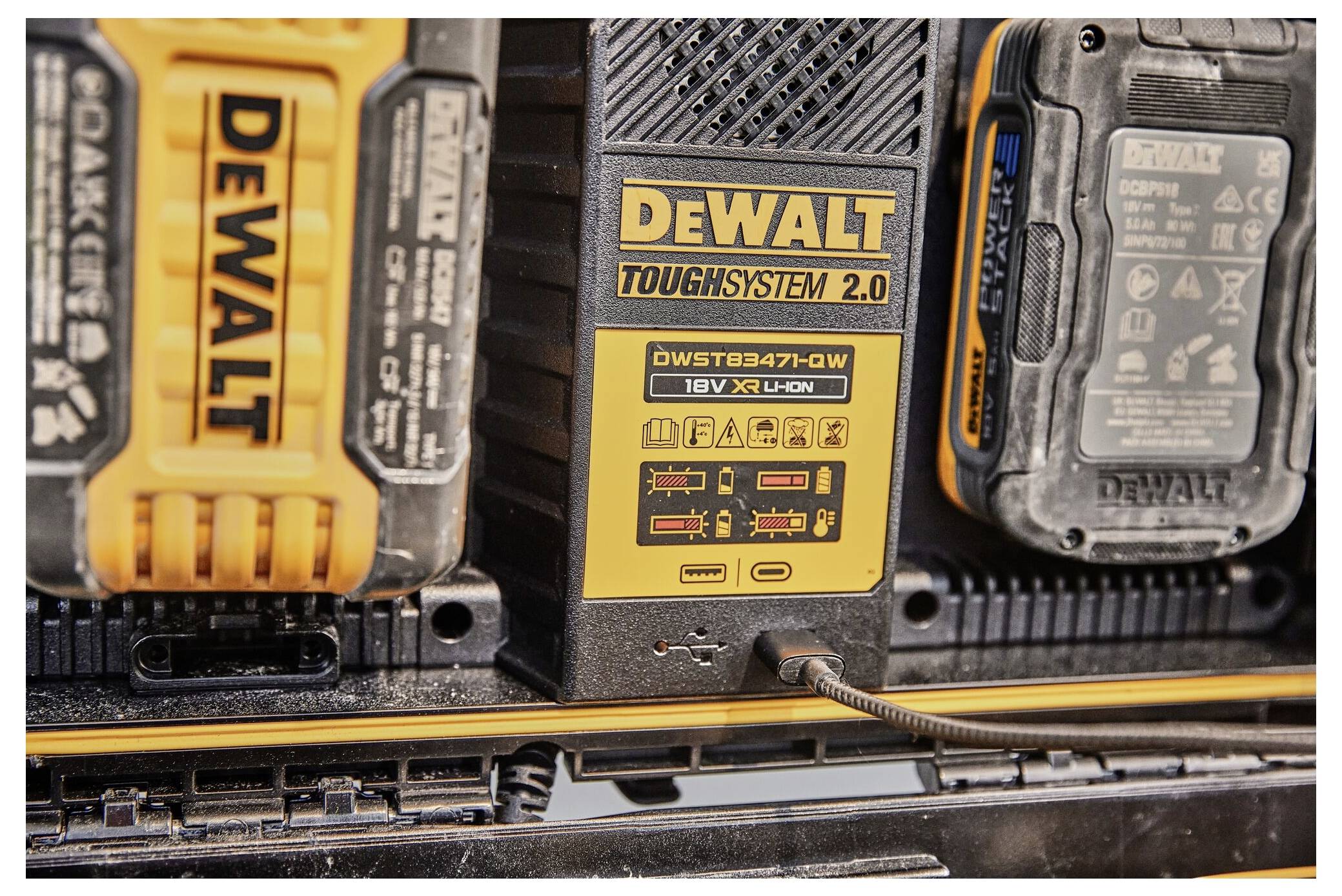 DEWALT Akkupack-Ladegerät DWST83471-QW