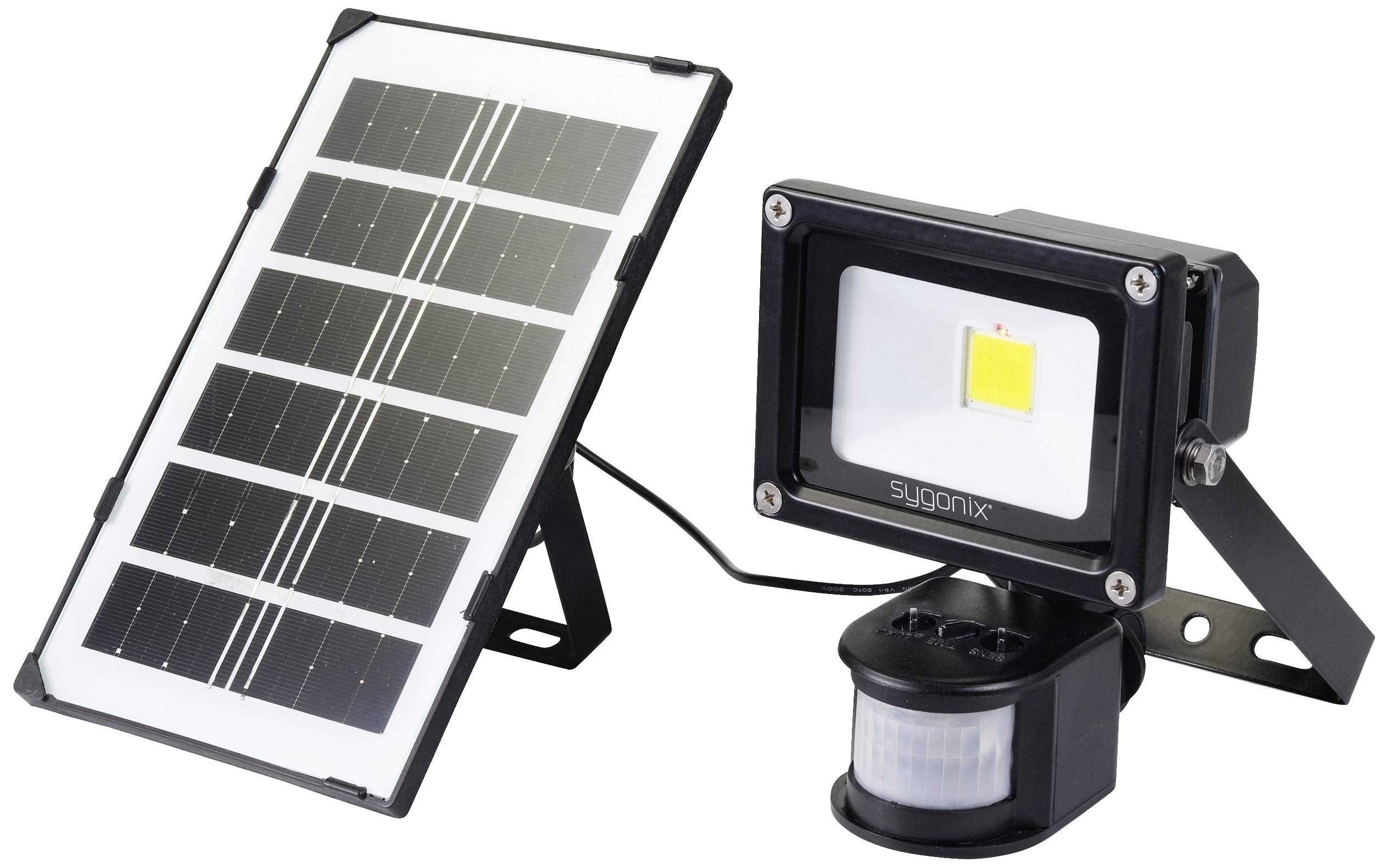 Solarmodul und LED-Strahler mit Bewegungssensor auf weißen Hintergrund. Geeignet für energieeffiziente Außenbeleuchtung.