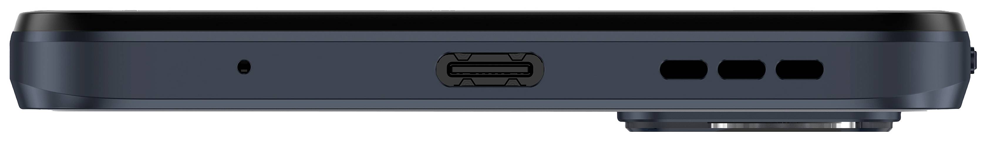 Ein Smartphone von unten gesehen, zeigt einen Ladeanschluss in der Mitte und Lautsprecheraussparungen rechts daneben.