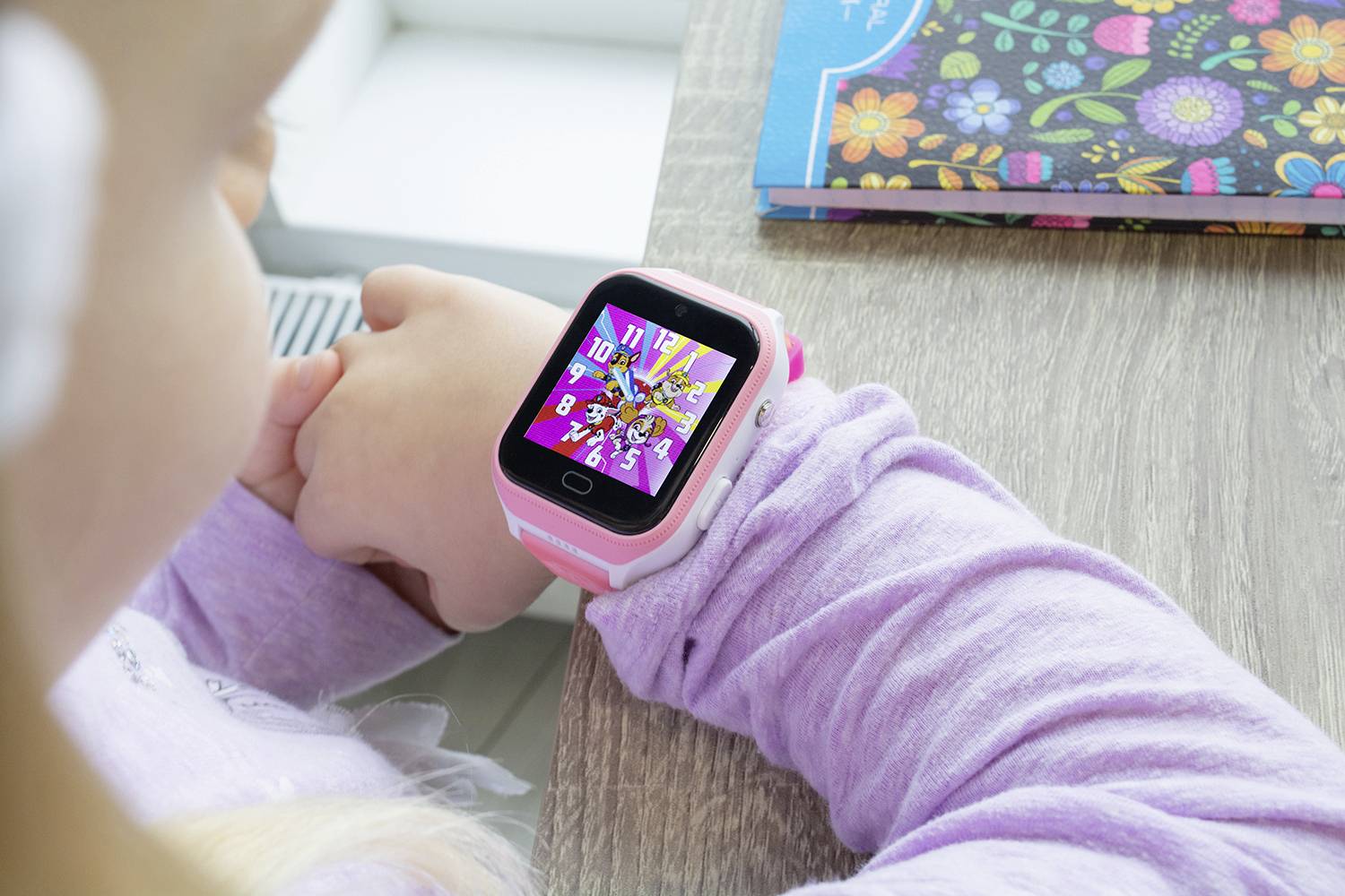 Technaxx PAW Patrol 4G Kids-Watch rosa Elektronik Kinder-Smartwatch 43 mm x 55 mm x 17 mm Rosa, Weiß, Schwarz