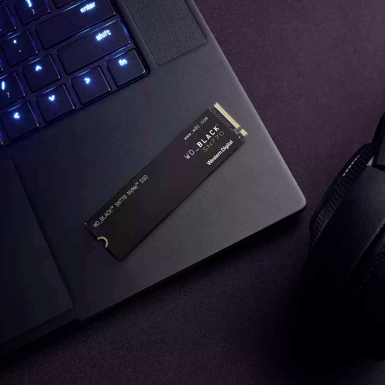 Western Digital Black™ SN770 2TB Interne M.2 PCIe NVMe SSD 2280 M.2 NVMe PCIe 4.0 x4 Retail WDS200T3X0E