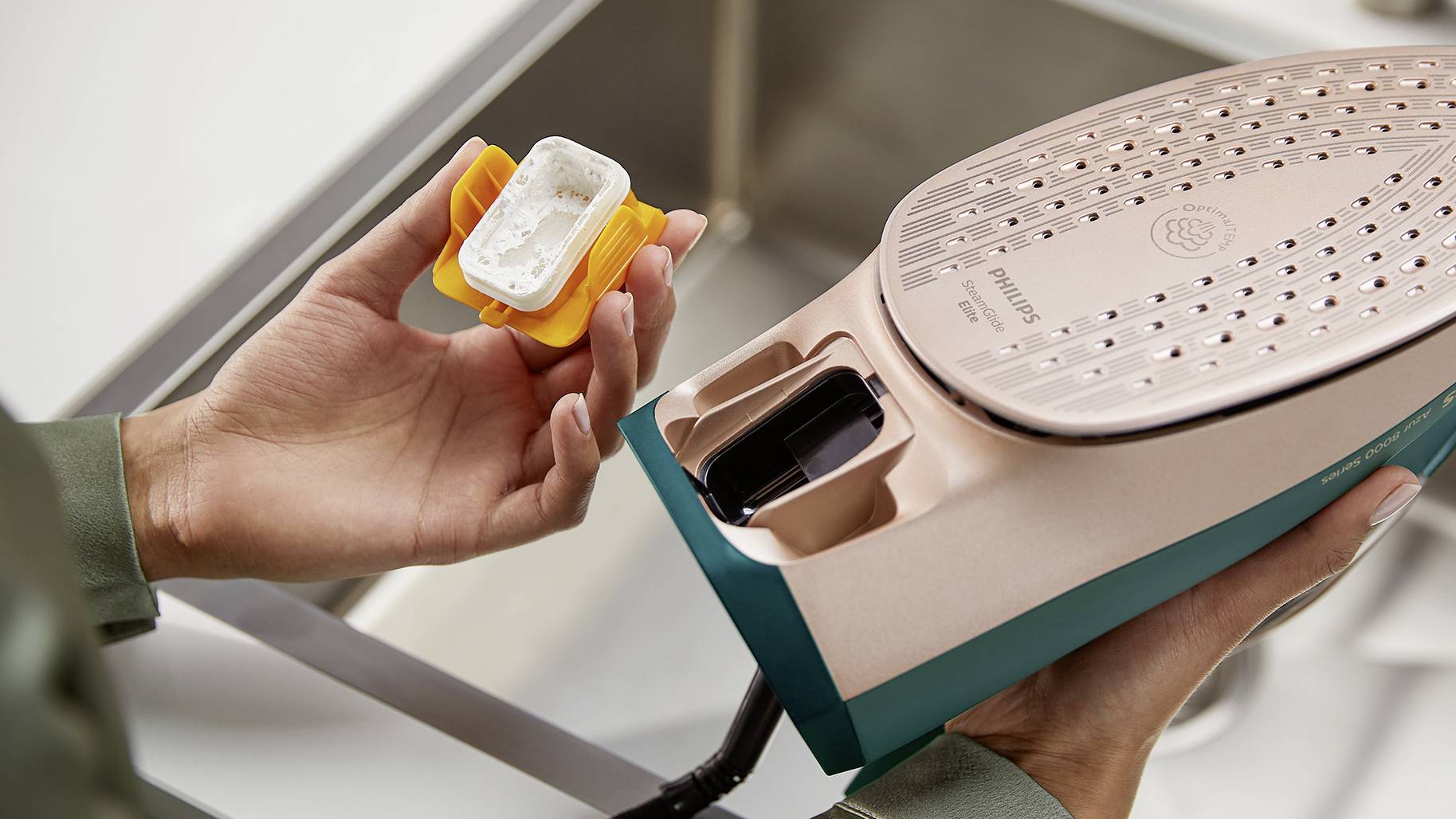 Philips Home Azur 8000 Series Dampfbügeleisen Grün 3000 W