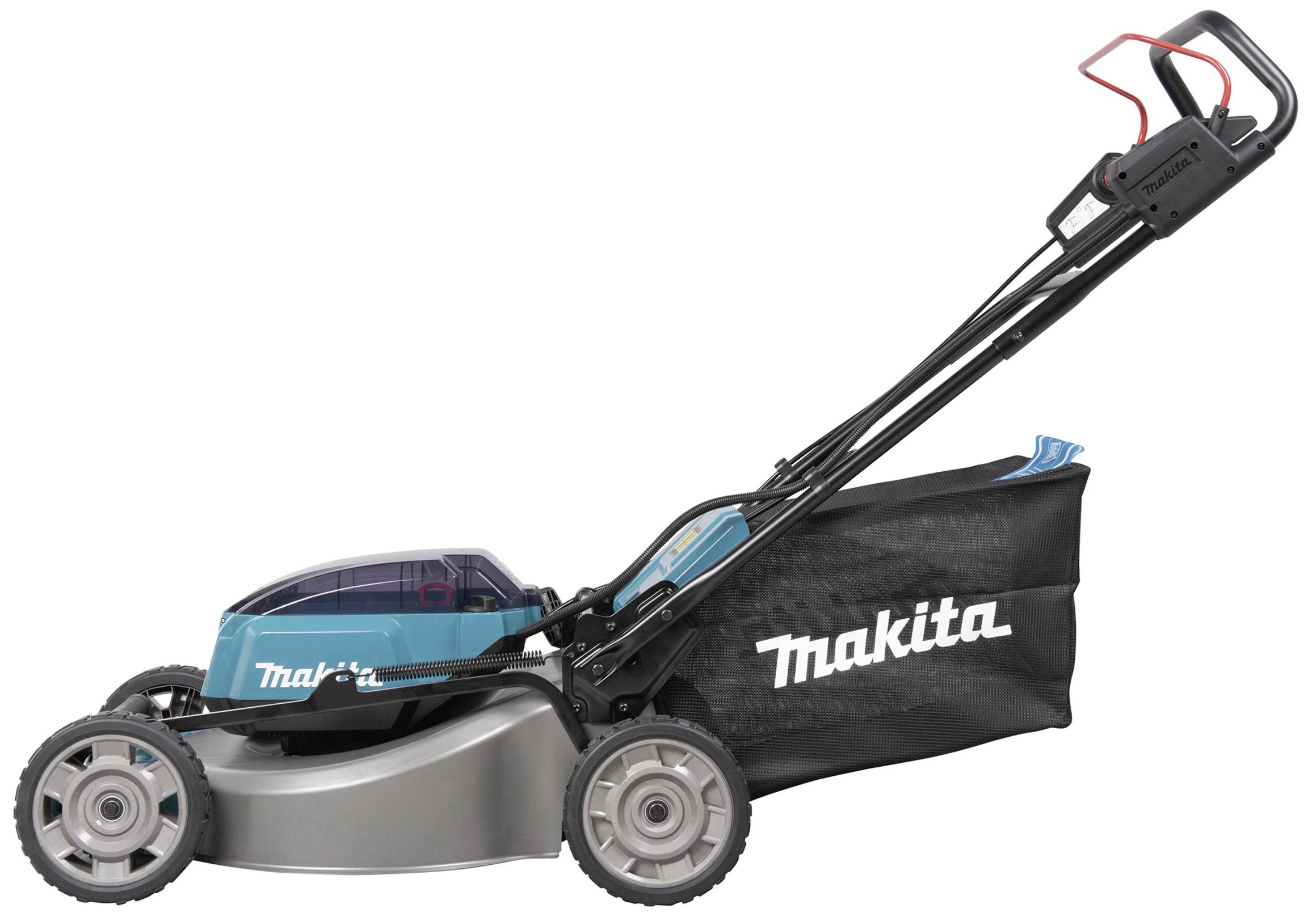 Ein blauer Rasenmäher mit schwarzem Fangsack, der auf einer Wiese steht. Die Marke 'Makita' ist auf dem Rasenmäher sichtbar.