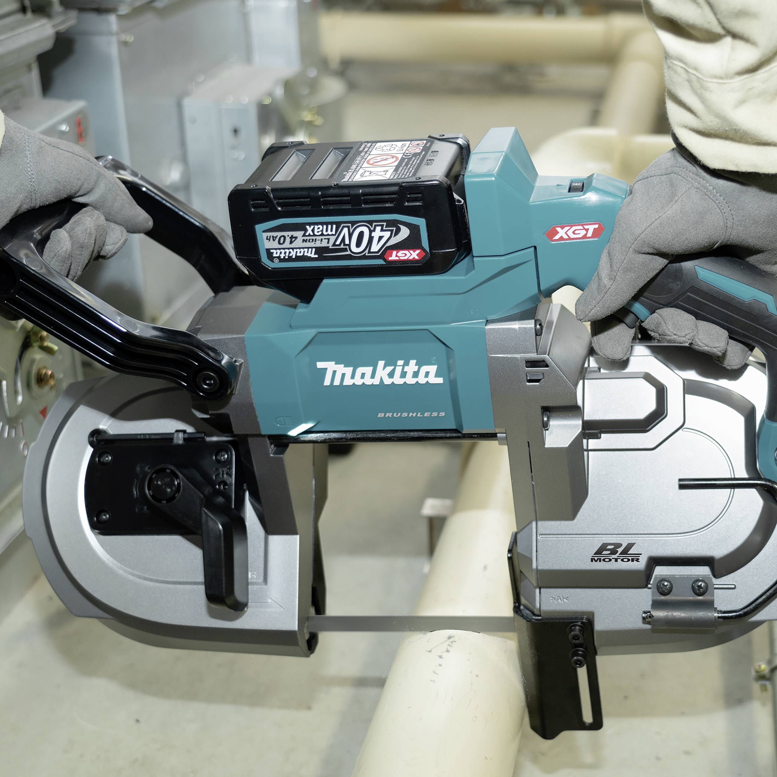 Makita Akku-Bandsäge PB002GZ
