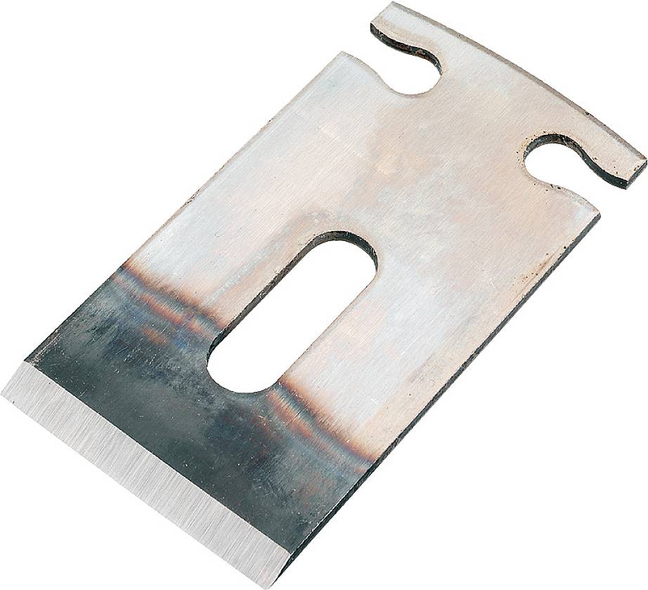 Rasierklinge in rechteckiger Form mit abgeschrägten Ecken und Befestigungsaussparungen, meist für Glasschaber verwendet.