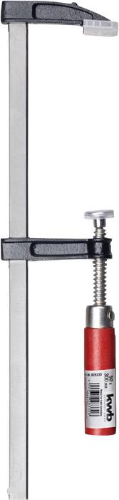 Eine silberne Schraubzwinge mit rotem Griff, die zum Fixieren von Materialien genutzt wird. Sie hat eine Metallstange und einen Schraubmechanismus.