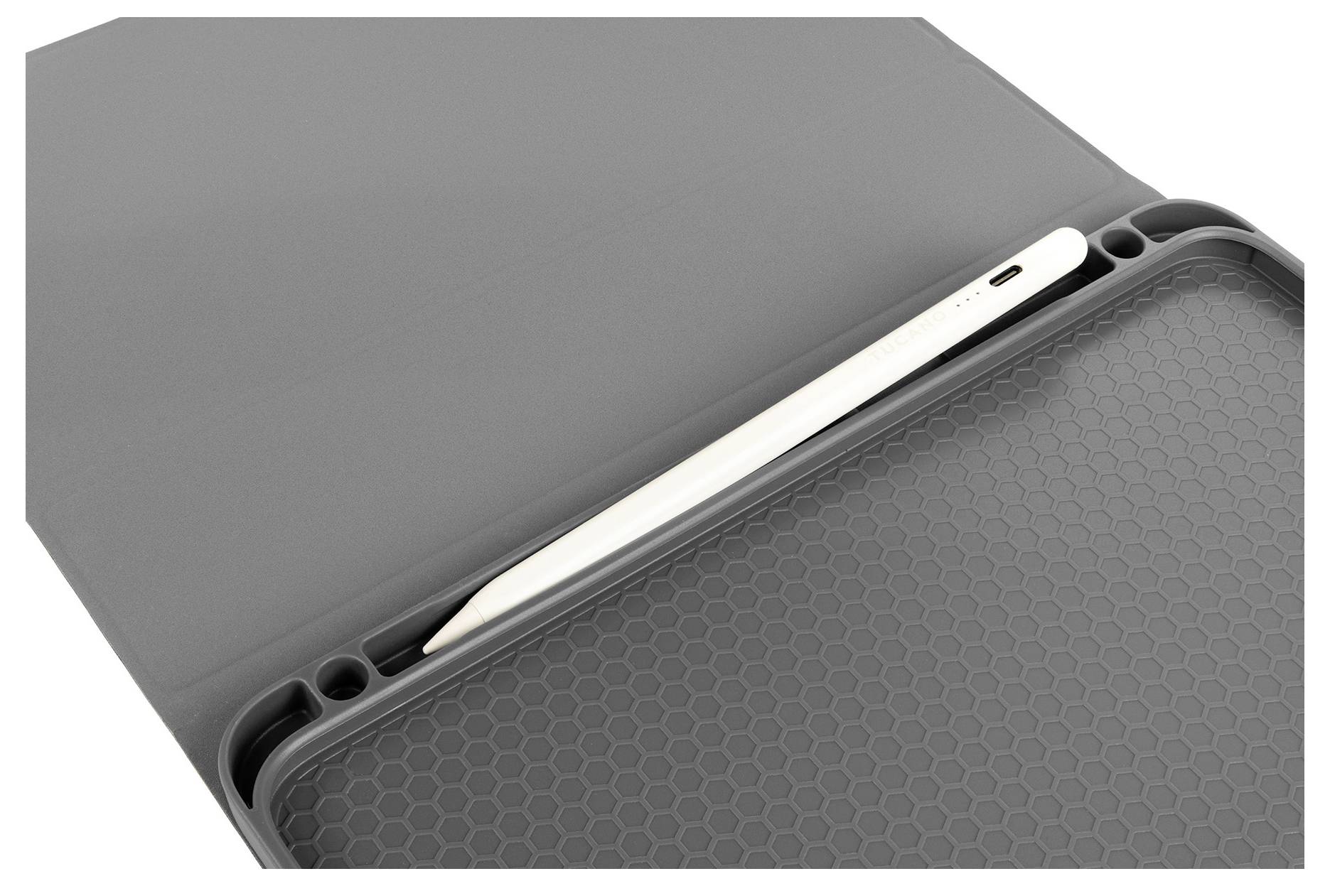 Graues Tablet-Schutzetui mit integriertem Steckplatz für einen weißen Stylus-Stift.