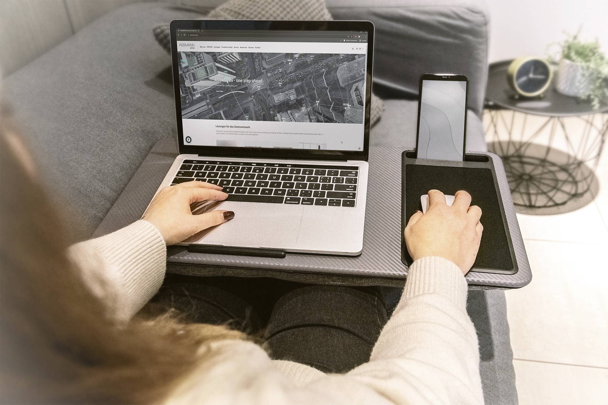 Digitus DA-90441 Notebook-Ständer mit Mauspad, neigbar