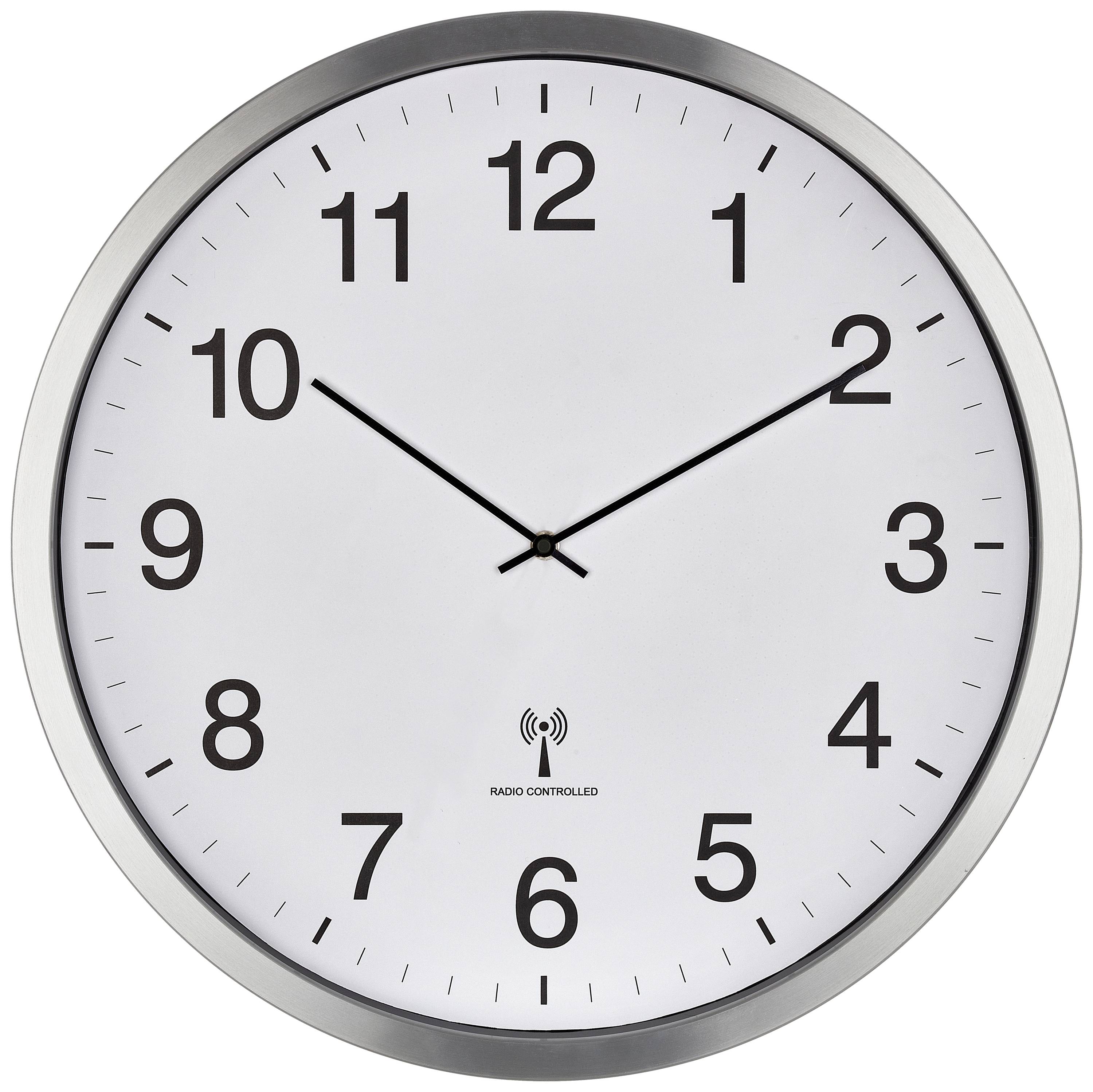 Eine runde Wand-Uhr zeigt die Zeit 10:10 an. Die Uhr hat ein weißes Ziffernblatt, schwarze Ziffern und Zeiger, sowie einen silbernen Rahmen.
