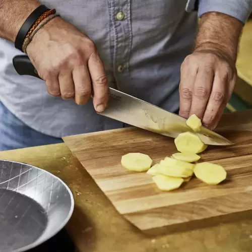 Siena HOME P41795 Schneidbrett 45° Griff Brescia, Eiche FSC® 100% Siena HOME P41795 Schneidbrett 45° Griff Brescia, Eiche FSC® 100%