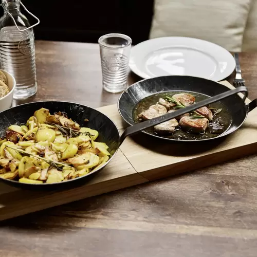 Siena HOME P41795 Schneidbrett 45° Griff Brescia, Eiche FSC® 100% Siena HOME P41795 Schneidbrett 45° Griff Brescia, Eiche FSC® 100%